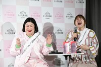 しゃべりながらどんどん喉が締まっていく紅しょうが・熊元プロレス（左）。