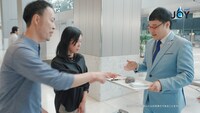 「ジョイ」のCM「ジョイ 逆さジョイ 金たわしいらず」編より。