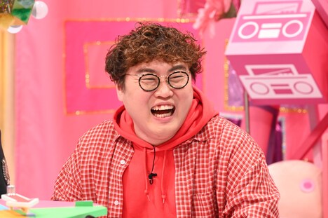 「ロロロロ」収録中のマユリカ中谷。