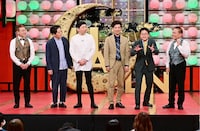 サツキ、ザ・パーフェクトを紹介するブッチャーブラザーズ。