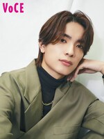 「VOCE」2024年5月号に登場する高橋恭平。