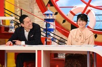 左から東野幸治、中島めぐみアナウンサー。(c)関西テレビ