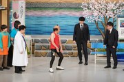 「岡村隆史の花の駐在さん 東京へ行く」のワンシーン。(c)吉本興業