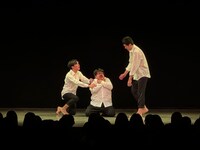 昨年12月に開催されたコントライブ「全然うまくいかない」の様子。（写真提供：吉本興業）