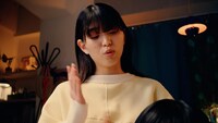 WebCM「エリア検索を知らないサーヤ」編のワンシーン。