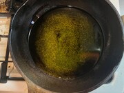 オリーブオイルを準備。