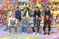 「アメトーーク！」の「賞レース2本目やっちまった芸人」後半戦に出演する（前列左から）チョコレートプラネット、笑い飯、（後列左から）ロッチ、さや香。(c)テレビ朝日