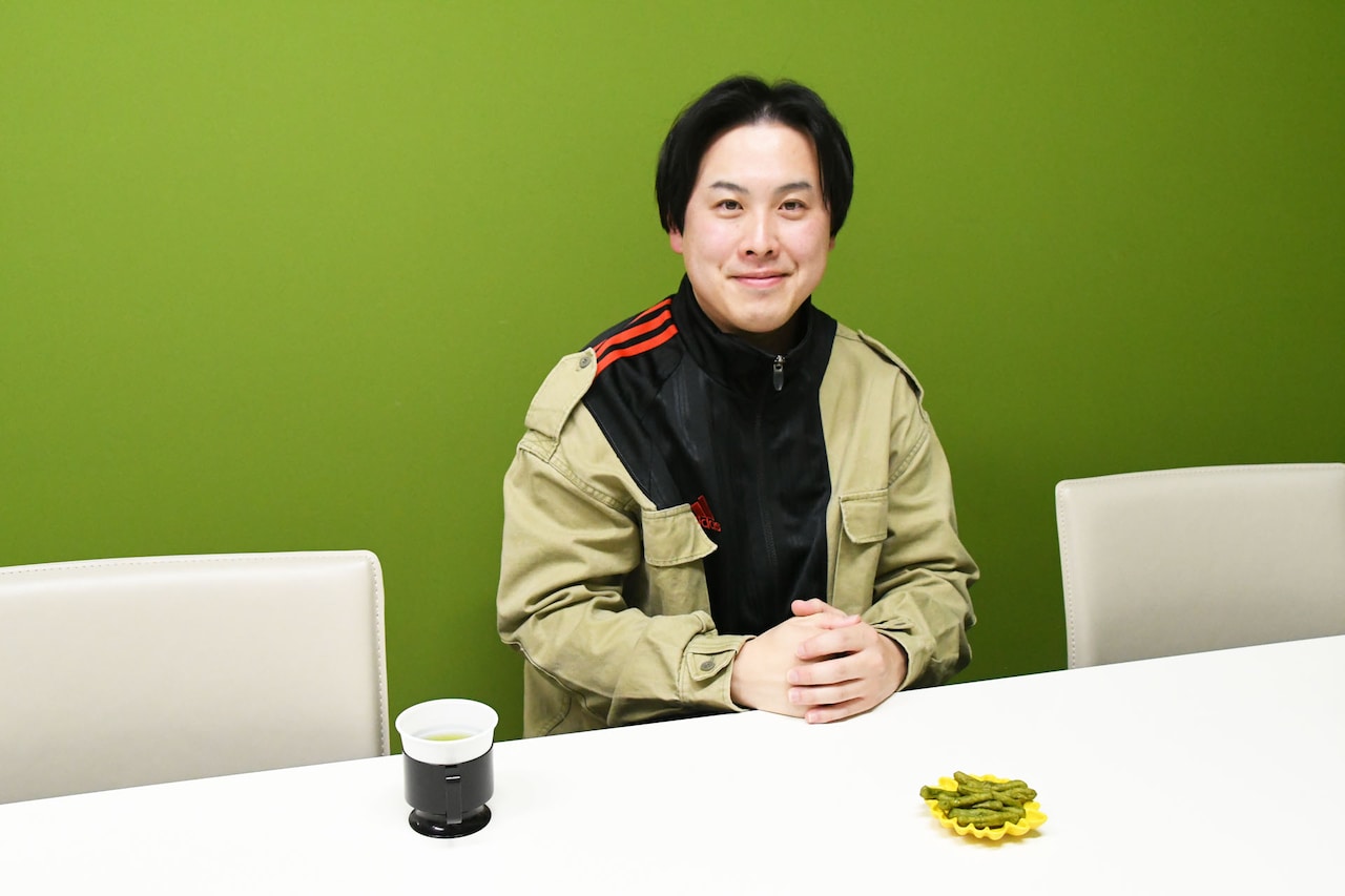 インタビューに応じるお抹茶。