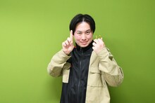 「R-1」ポーズのお抹茶。