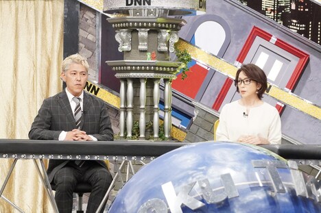 左から、ロンドンブーツ1号2号・田村亮、若村麻由美。(c)フジテレビ