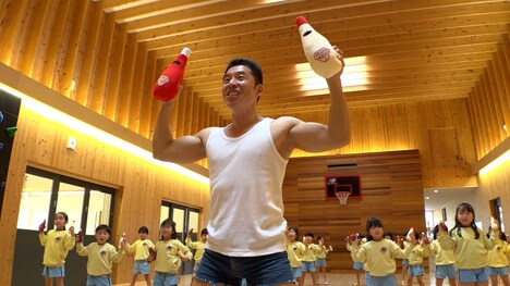 「きんに君のパワー旅～日本のウマい！を勝手にPR～」のワンシーン。