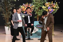 「発起人・東野幸治。黒田有のありがとう生前葬」のワンシーン。(c)読売テレビ