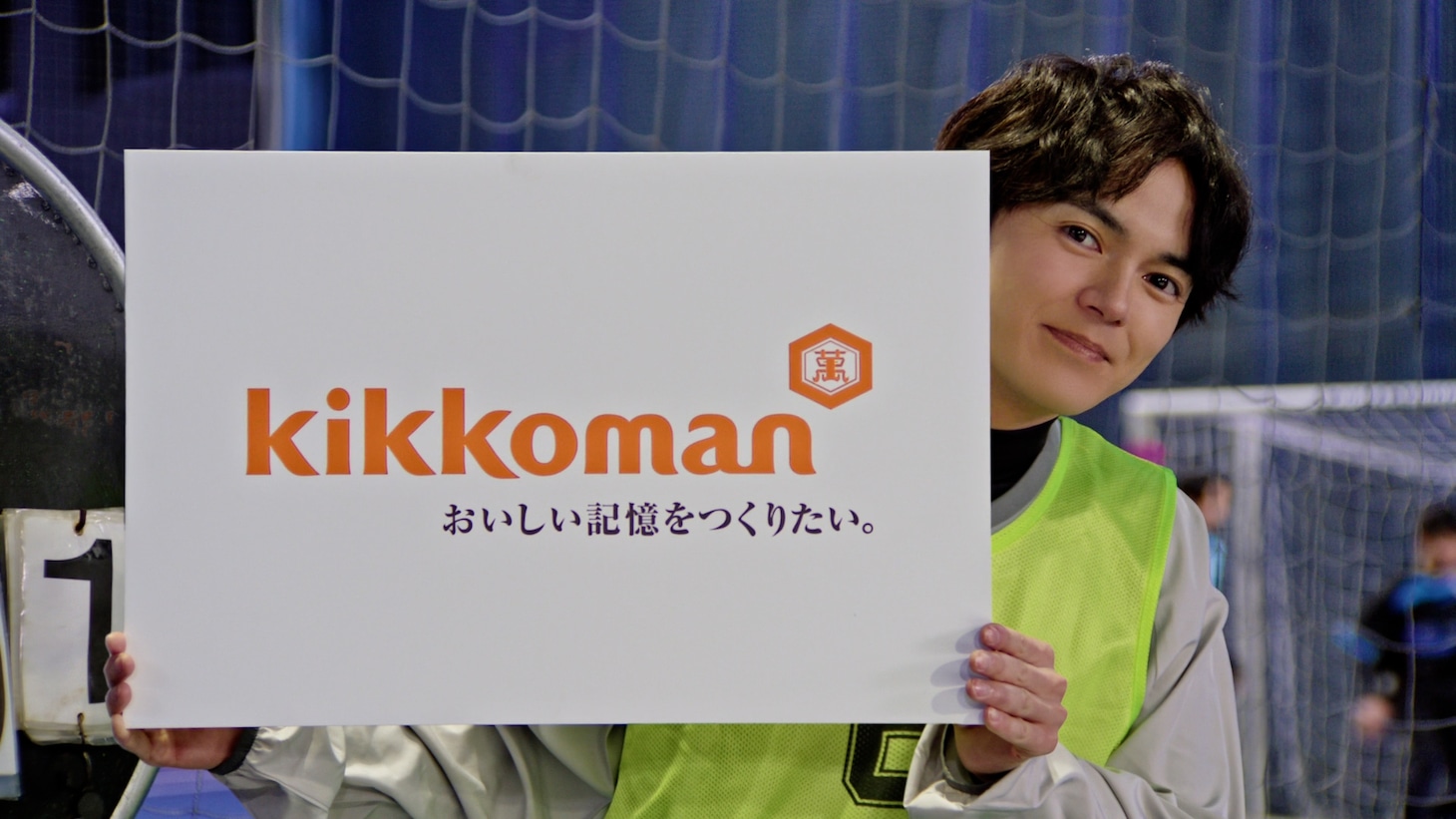 CM「飲む理由がある カラダの健康≪円陣≫」編のワンシーン。