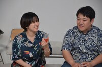 MCのラランド。(c)QAB