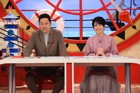 左から東野幸治、中島めぐみアナウンサー。(c)関西テレビ