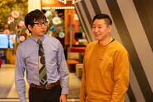 左からおいでやす小田、チョコレートプラネット長田。(c)日本テレビ