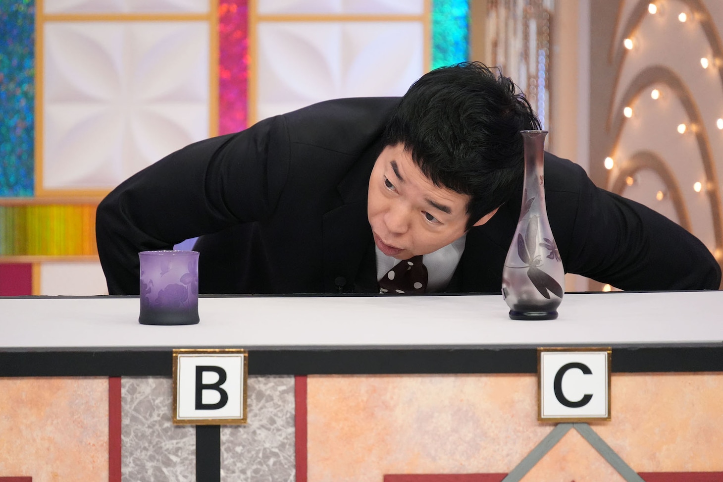 目利きに挑戦する今田耕司。(c)テレビ東京