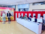 「100×100」の審査員席。