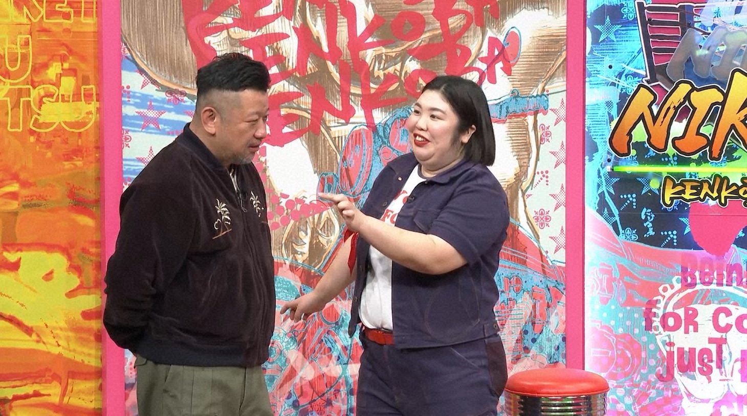 左からケンドーコバヤシ、紅しょうが・熊元プロレス。(c)読売テレビ