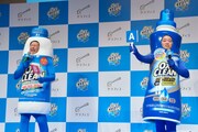クイズ対決を繰り広げるチョコレートプラネット。