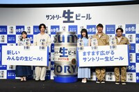 左から上白石萌音、山崎賢人、アイナ・ジ・エンド、オズワルド。