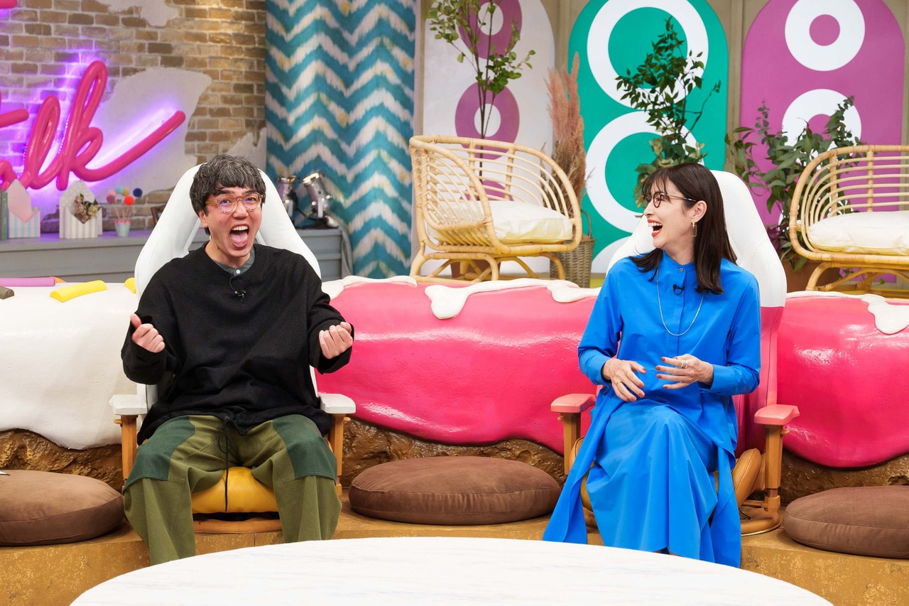 「ドーナツトーク」に出演する（左から）おぎやはぎ小木、水野美紀。(c)CBC
