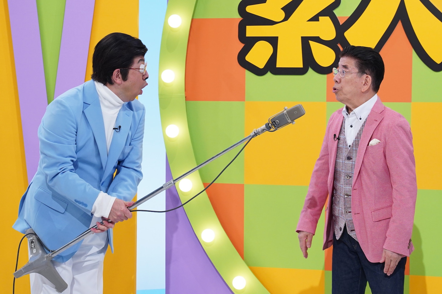 左からレイザーラモンRG、西川きよし。(c)読売テレビ