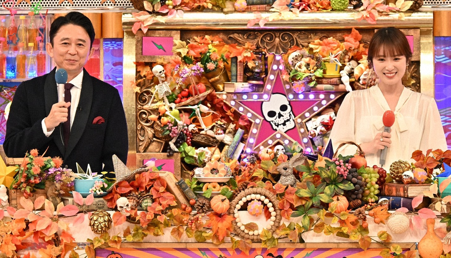 「オールスター後夜祭'24春」MCの（左から）有吉弘行、高山一実。(c)TBS