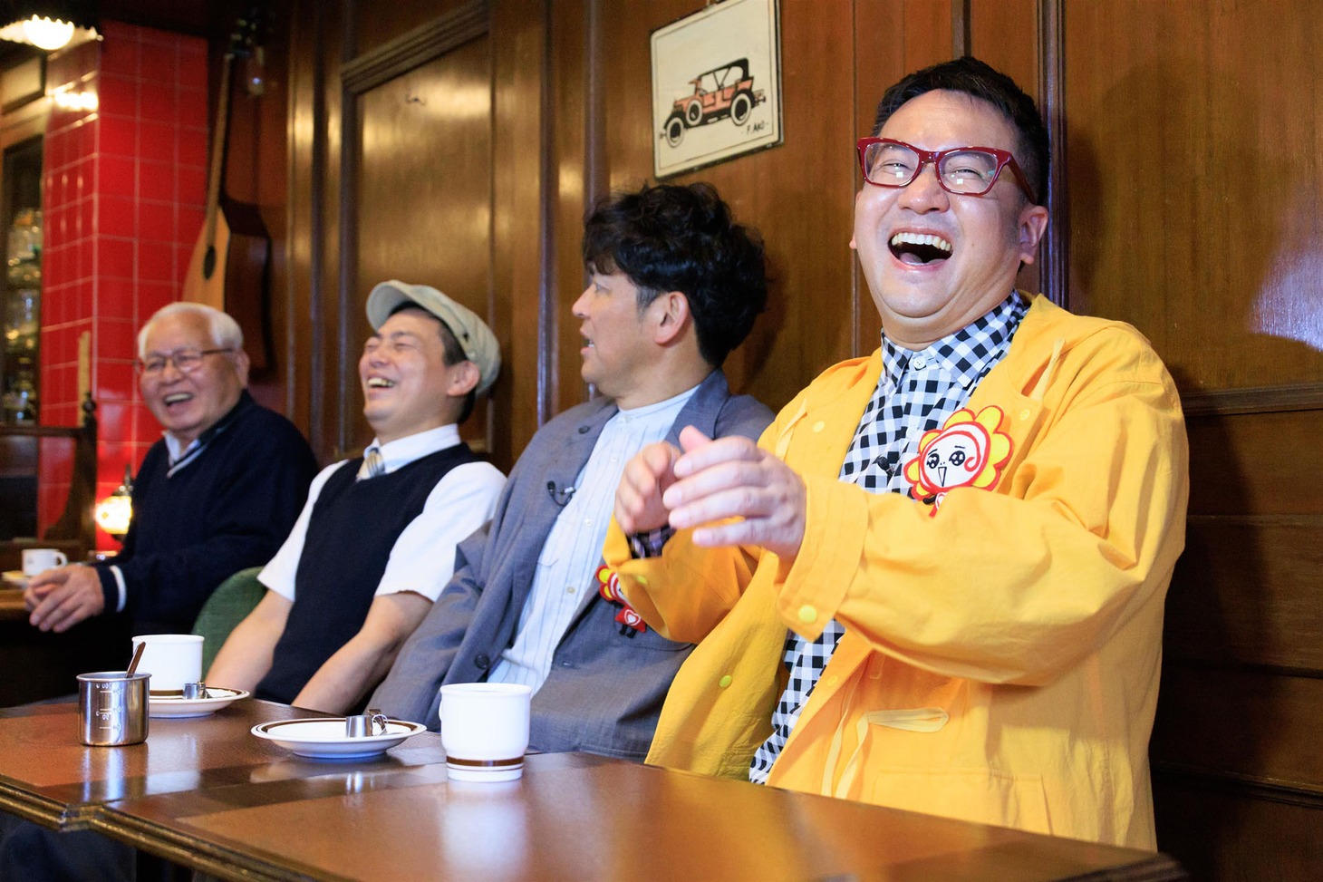 「土曜のあさはほめるちゃん」の初回ロケの様子。(c)MBS