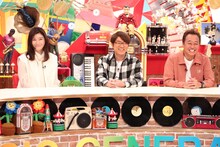 左から篠原涼子とさまぁ～ず。(c)フジテレビ