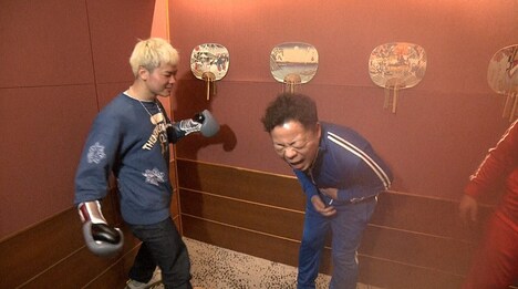 那須川天心とダイアン・ユースケ。(c)ABCテレビ