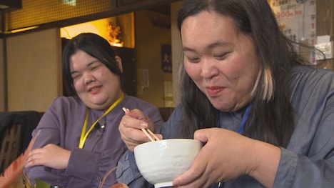 「ぼる部屋」には食べるシーンが多数登場。