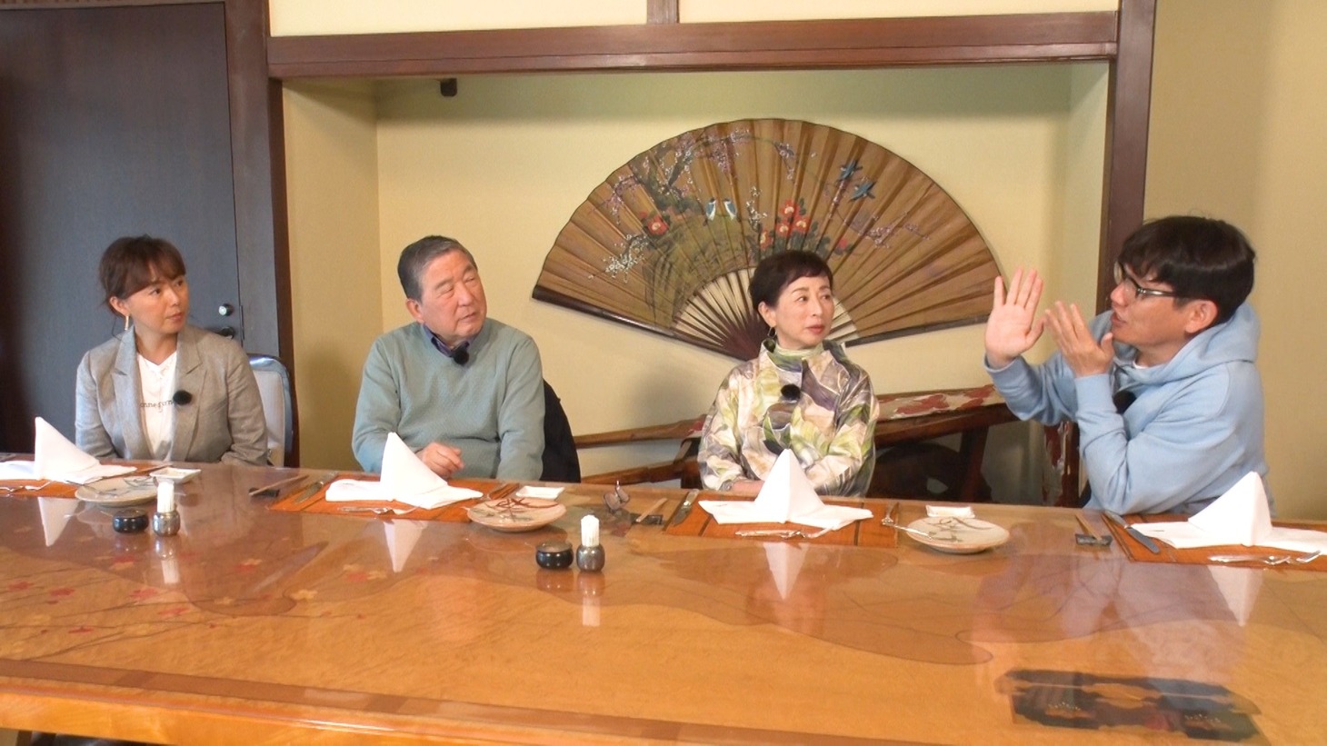 「日曜マイチョイス」に出演する（左から）田中律子、徳光和夫、阿川佐和子、ずん飯尾。(c)テレビ朝日