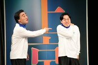 「肩が痛い」から「アイーン」への変化の仕方をレクチャーするジェラードンかみちぃ。