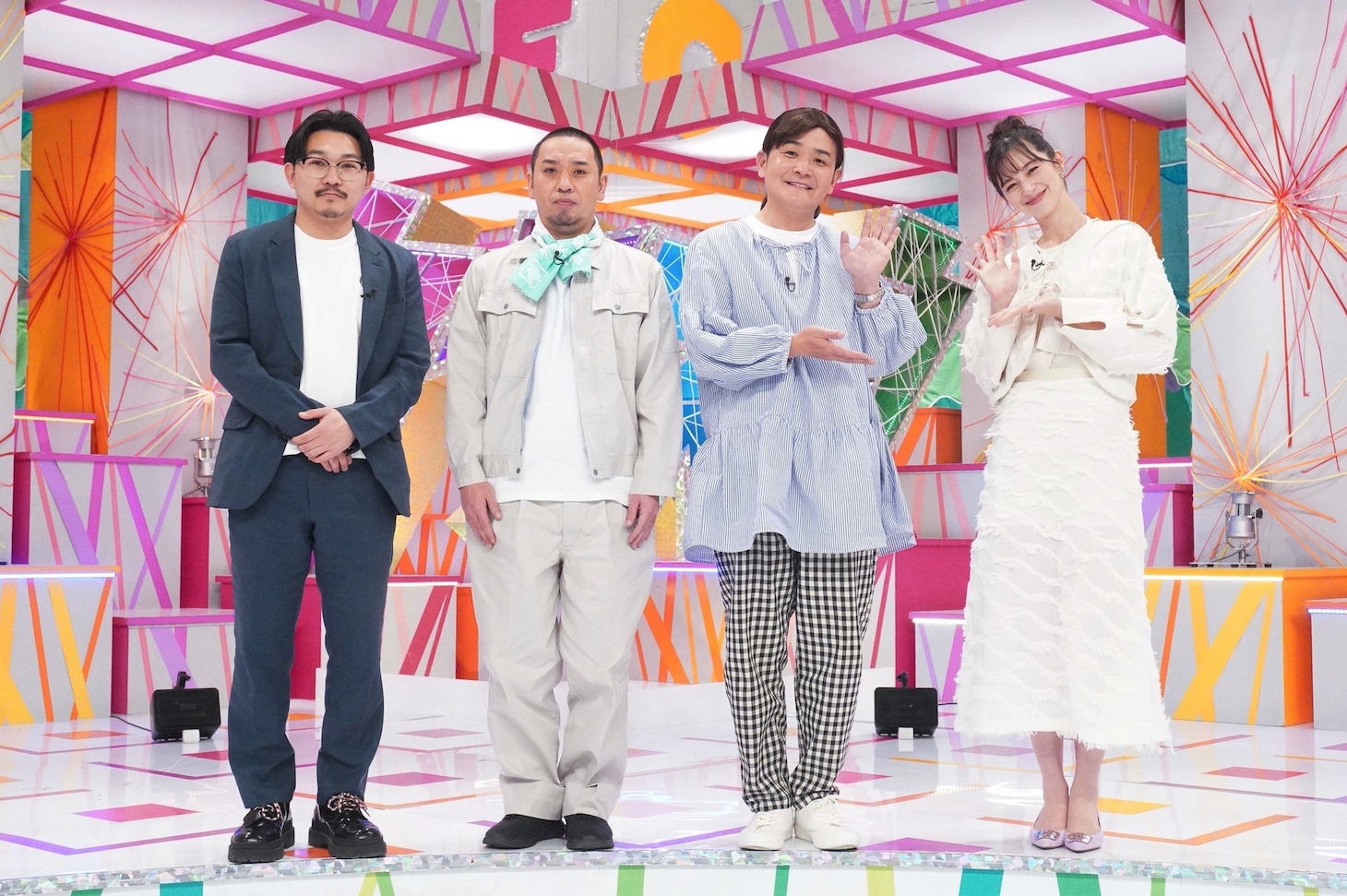 「千鳥のクセスゴ！2時間SP」に出演する（左から）オズワルド伊藤、千鳥、中条あやみ。(c)フジテレビ