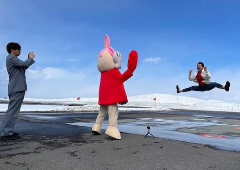 「ケビンスのはじけて！ジャンプ」のワンシーン。(c)HTB