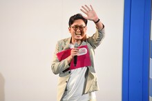 MCを務めたにゅ～くれ～ぷ・でび。