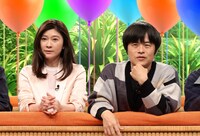 左から、篠原涼子、バカリズム。(c)フジテレビ