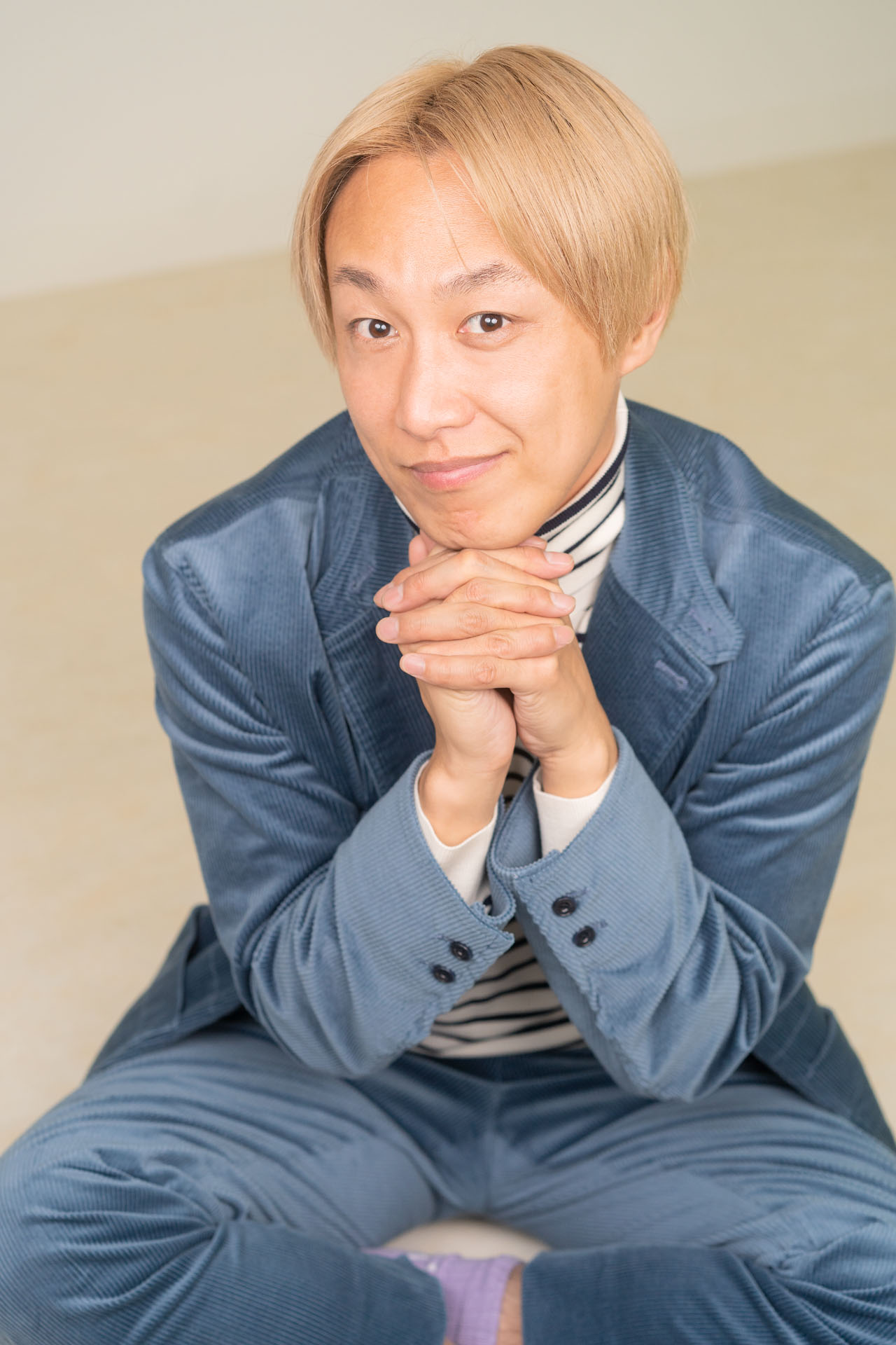 お見送り芸人しんいちの撮り下ろし写真。
