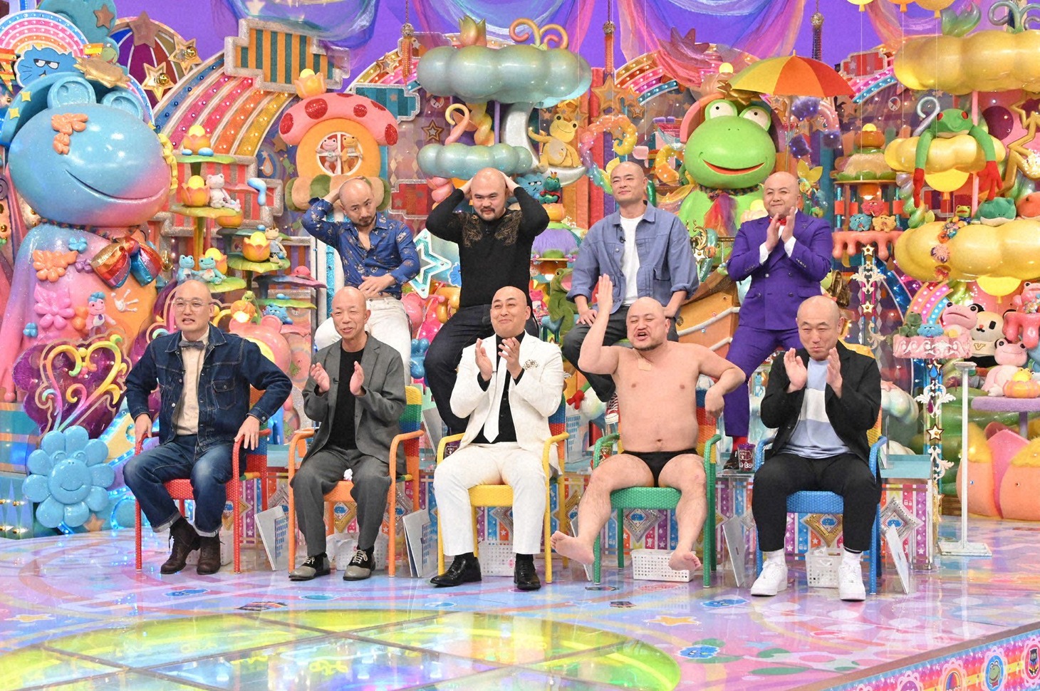 「アメトーーク！」に集結する「スキンヘッド芸人」たち。(c)テレビ朝日