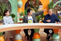 左から高橋真麻、タカアンドトシ。