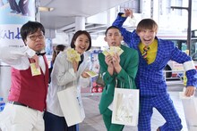 TBSラジオ3番組合同のティッシュ配り企画に参加している怪奇！YesどんぐりRPGと石山蓮華（左から2人目）。