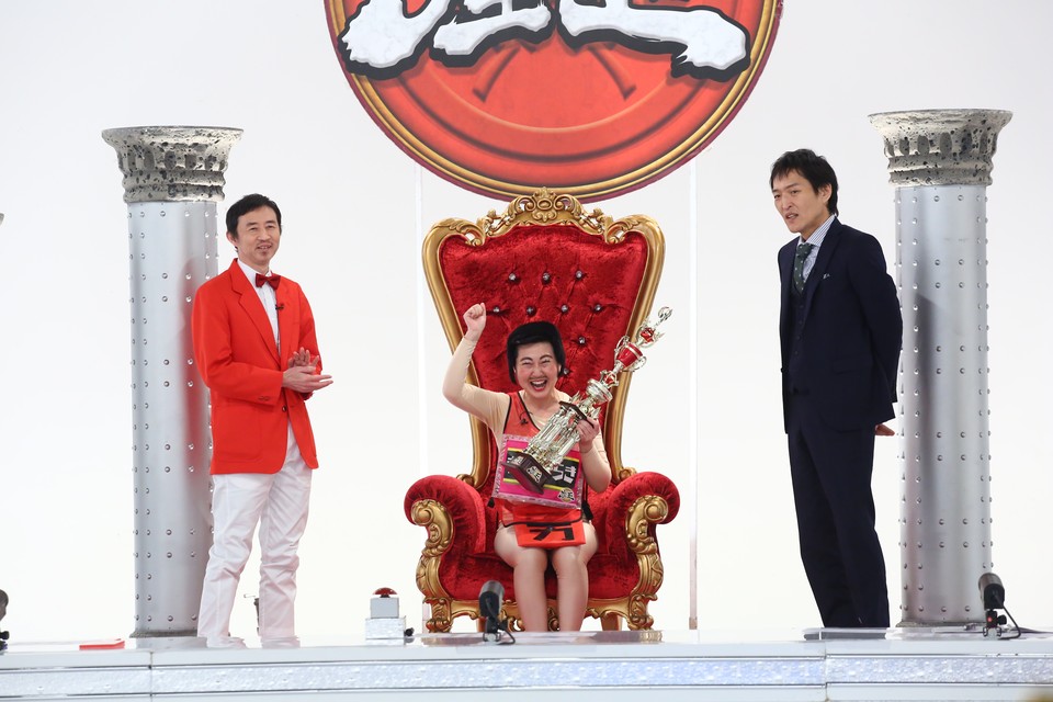 「千原ジュニアの座王」で優勝したあぁ～しらき。(c)関西テレビ