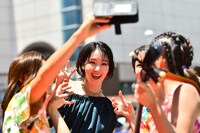 撮影に応じる剛力彩芽。