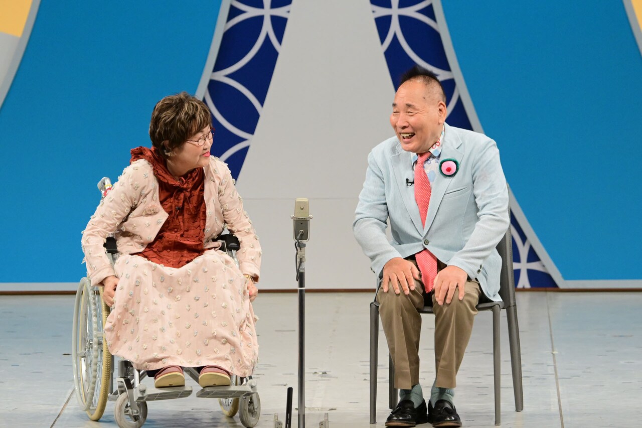 青と白の花模様 香合 宮川喜吉 宮川大助・花子、5年ぶりなんばグランド花月本公演に出演「座（ザ