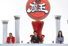 左から笑い飯・西田、千原ジュニア、竹上萌奈アナウンサー。(c)関西テレビ