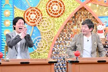 MCのナインティナイン矢部（左）とメッセンジャー黒田（右）。