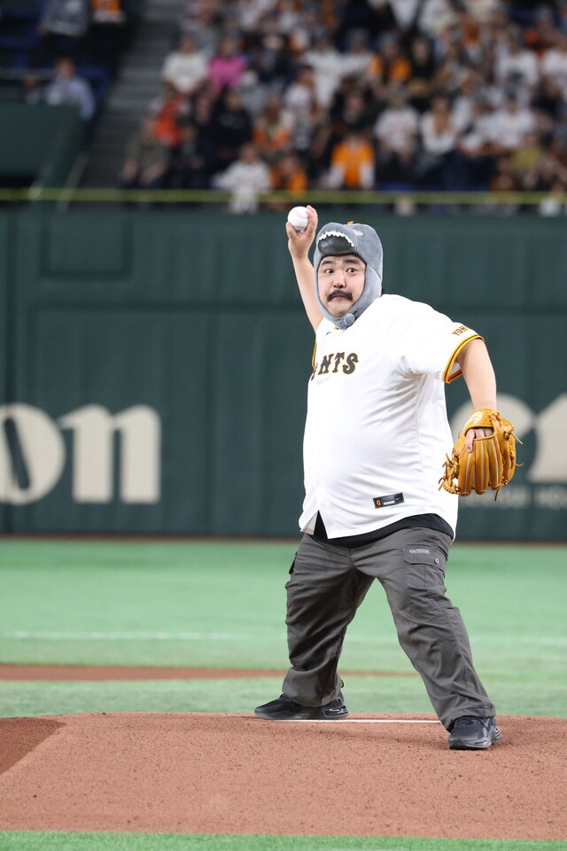 振りかぶる空気階段もぐら。