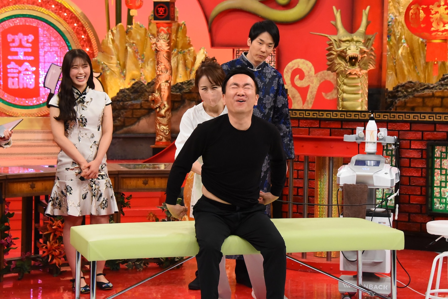 「かまいたちの机上の空論城」のワンシーン。(c)関西テレビ