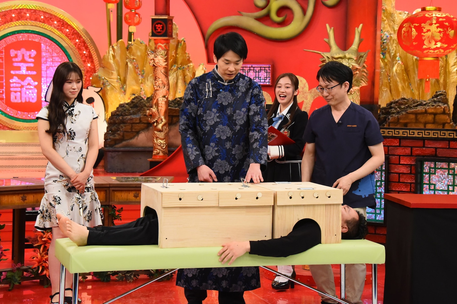 「かまいたちの机上の空論城」のワンシーン。(c)関西テレビ